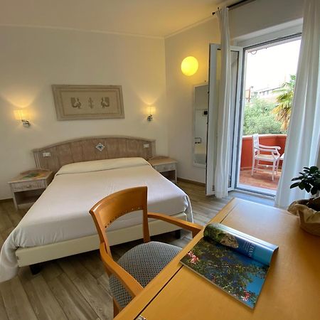 Locanda Degli Artisti Tortolì Екстериор снимка