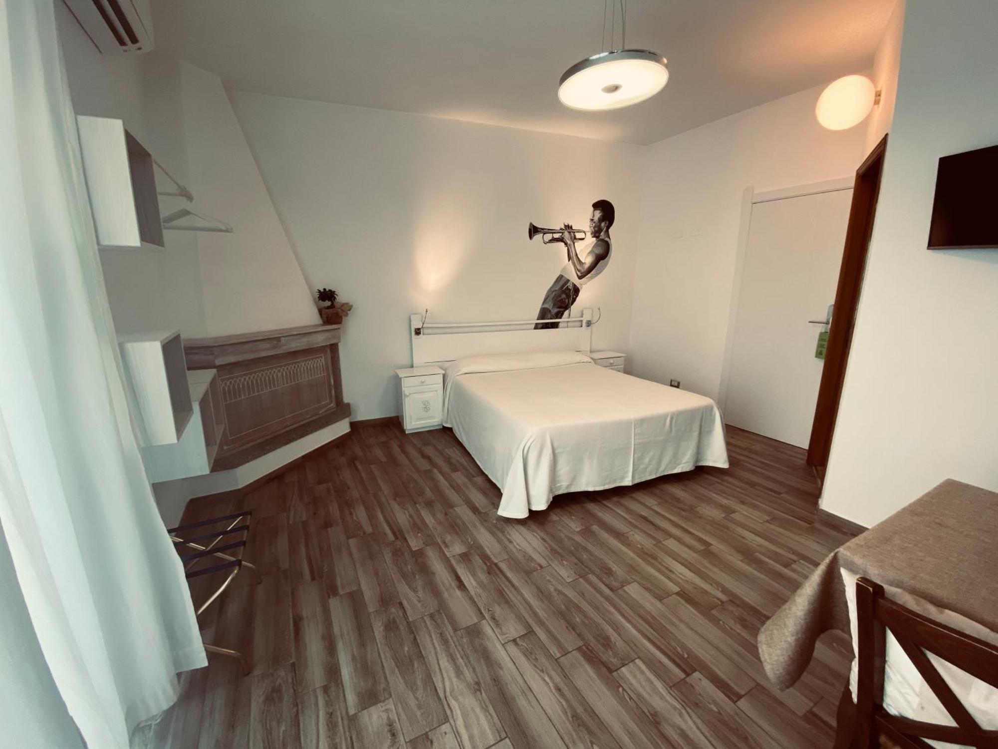 Locanda Degli Artisti Tortolì Екстериор снимка