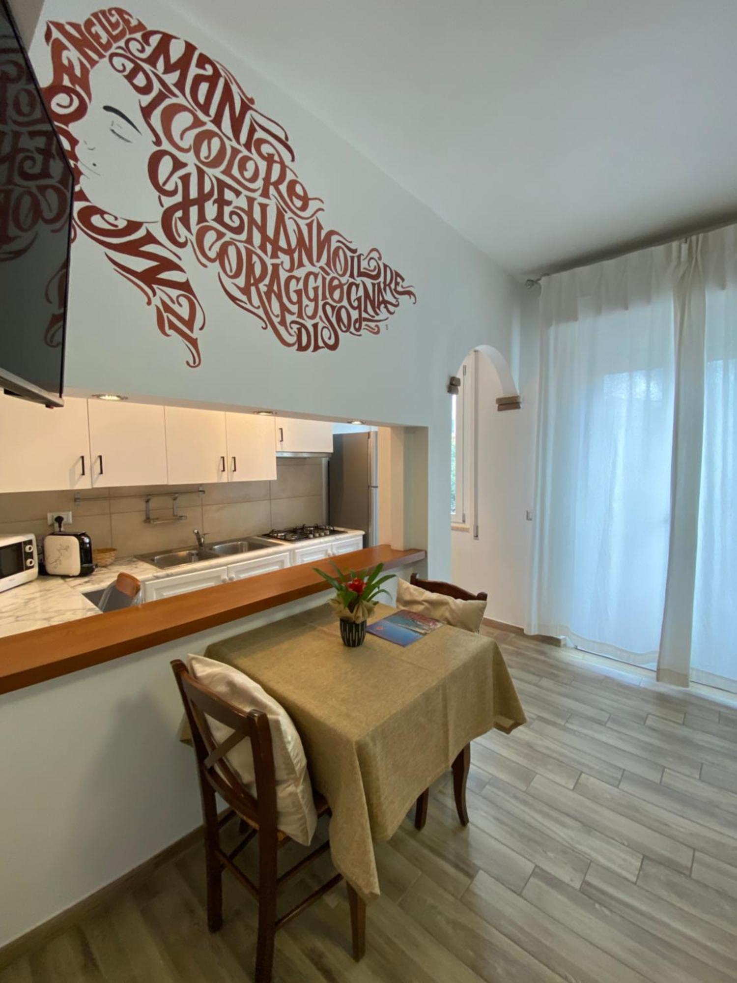 Locanda Degli Artisti Tortolì Екстериор снимка