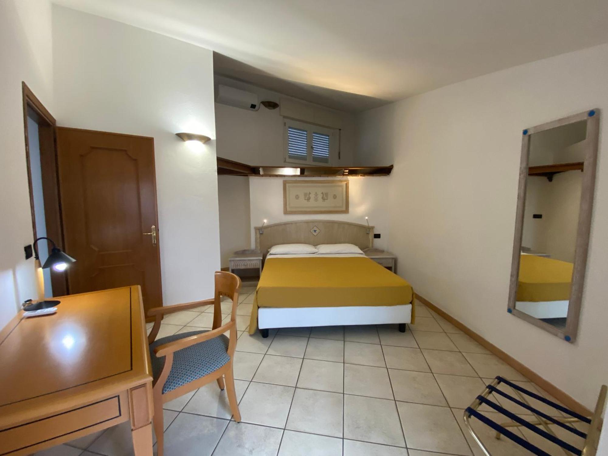 Locanda Degli Artisti Tortolì Екстериор снимка