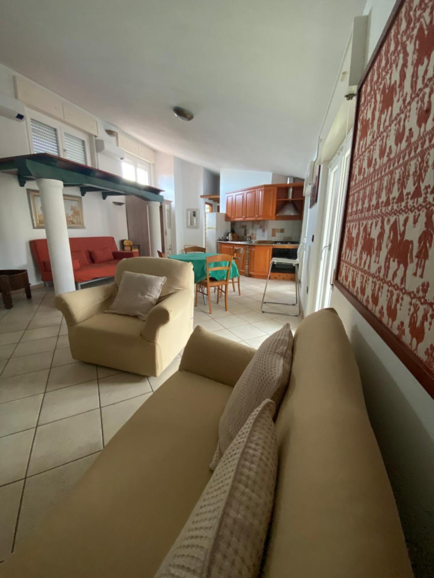 Locanda Degli Artisti Tortolì Екстериор снимка