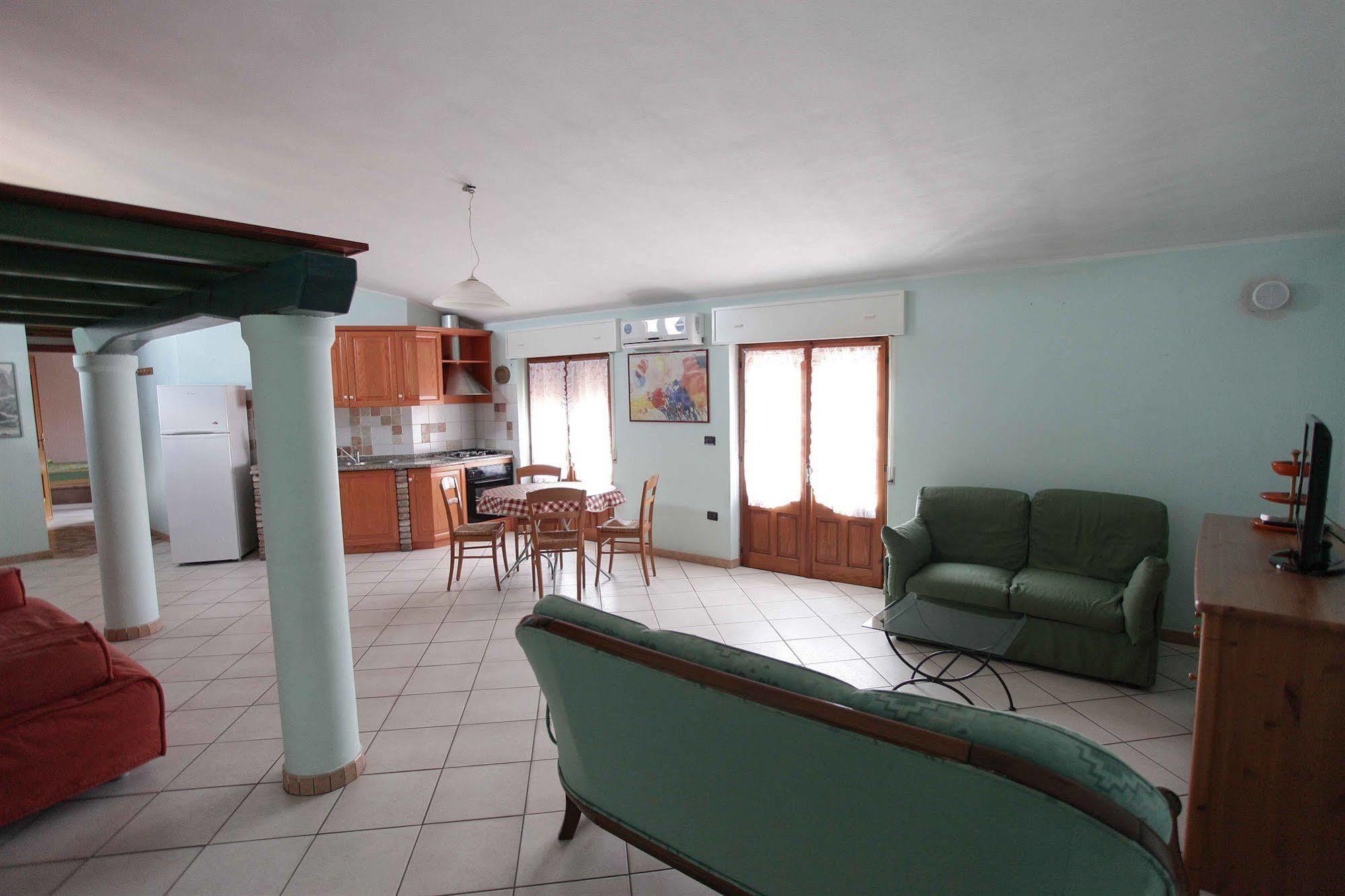 Locanda Degli Artisti Tortolì Екстериор снимка