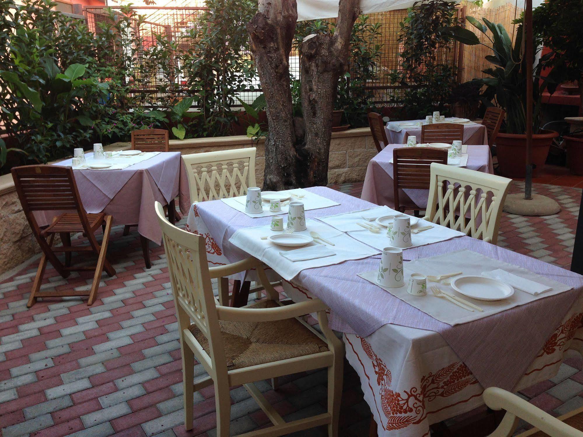 Locanda Degli Artisti Tortolì Екстериор снимка