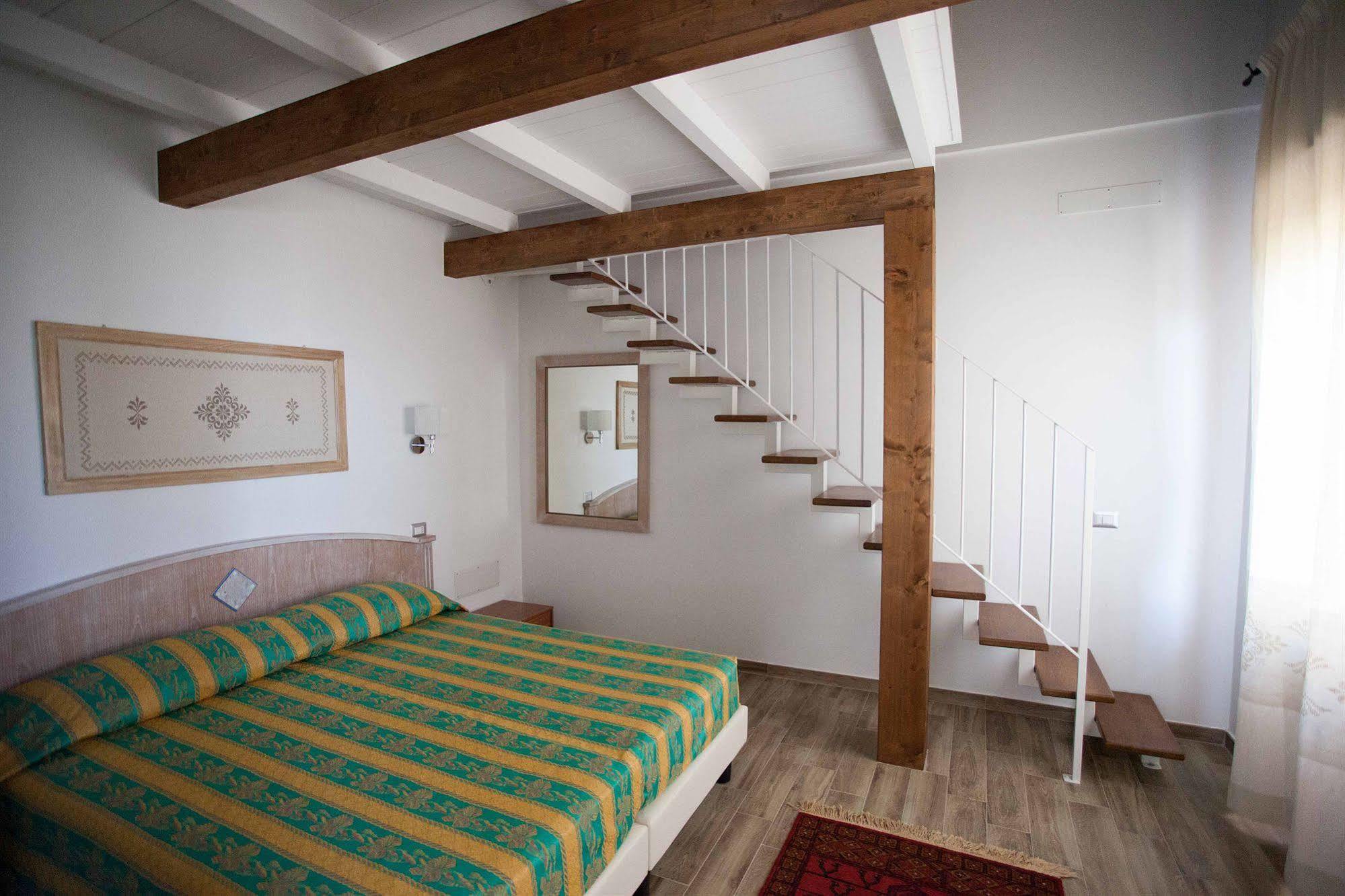 Locanda Degli Artisti Tortolì Екстериор снимка
