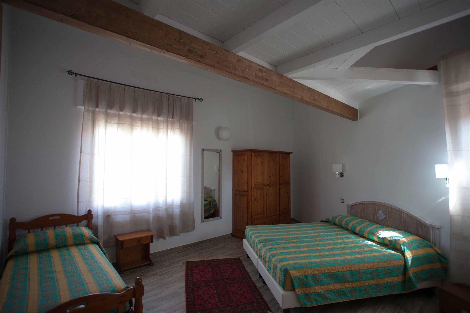 Locanda Degli Artisti Tortolì Екстериор снимка