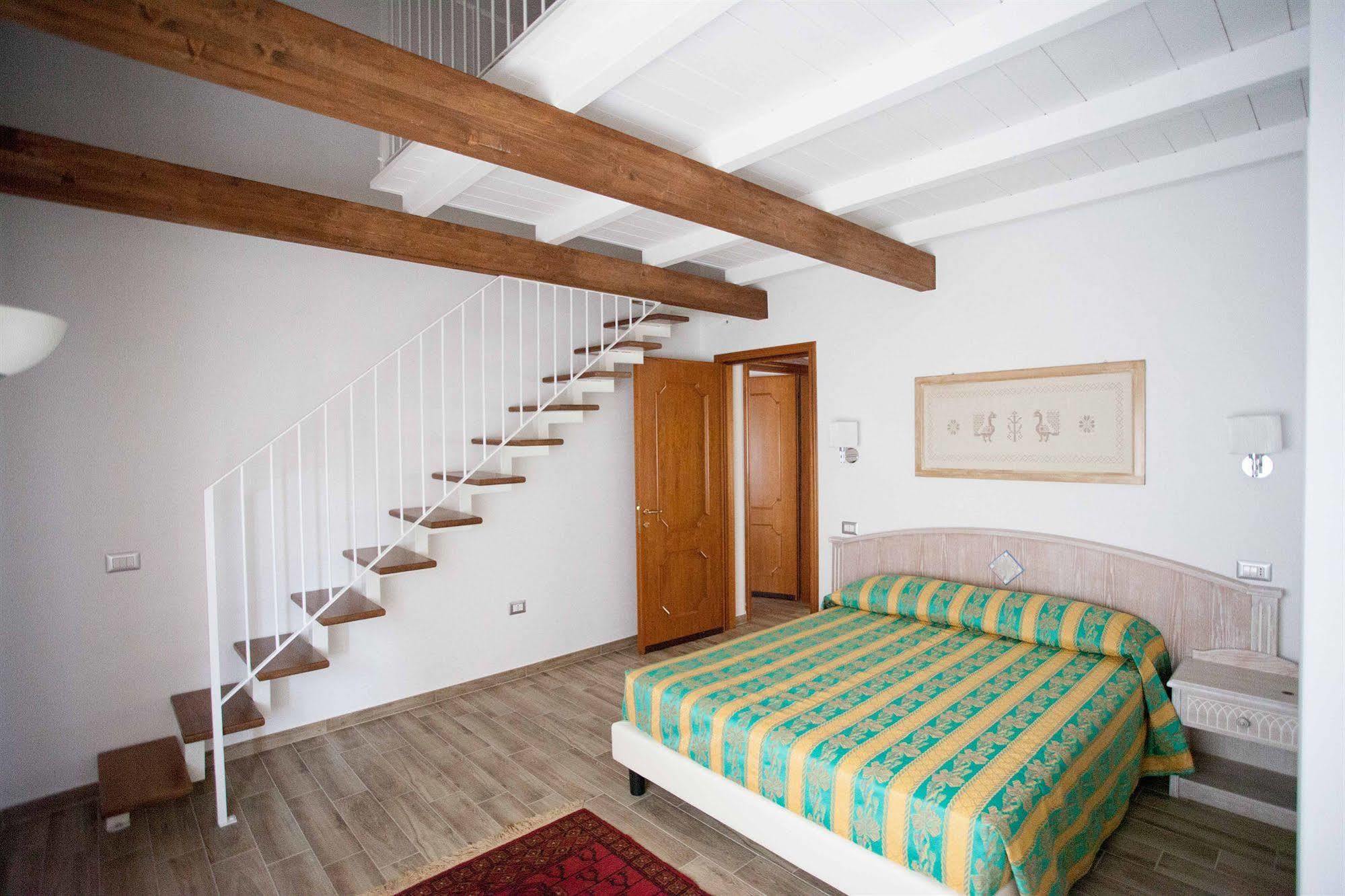 Locanda Degli Artisti Tortolì Екстериор снимка
