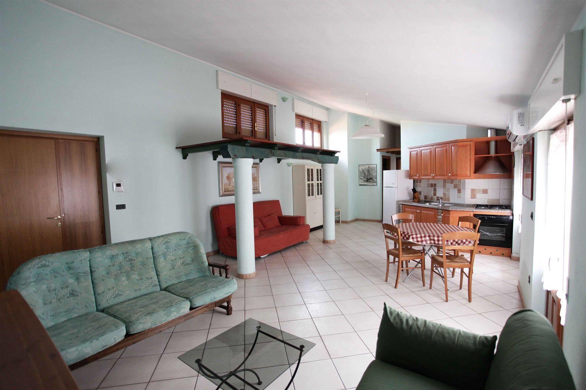Locanda Degli Artisti Tortolì Екстериор снимка